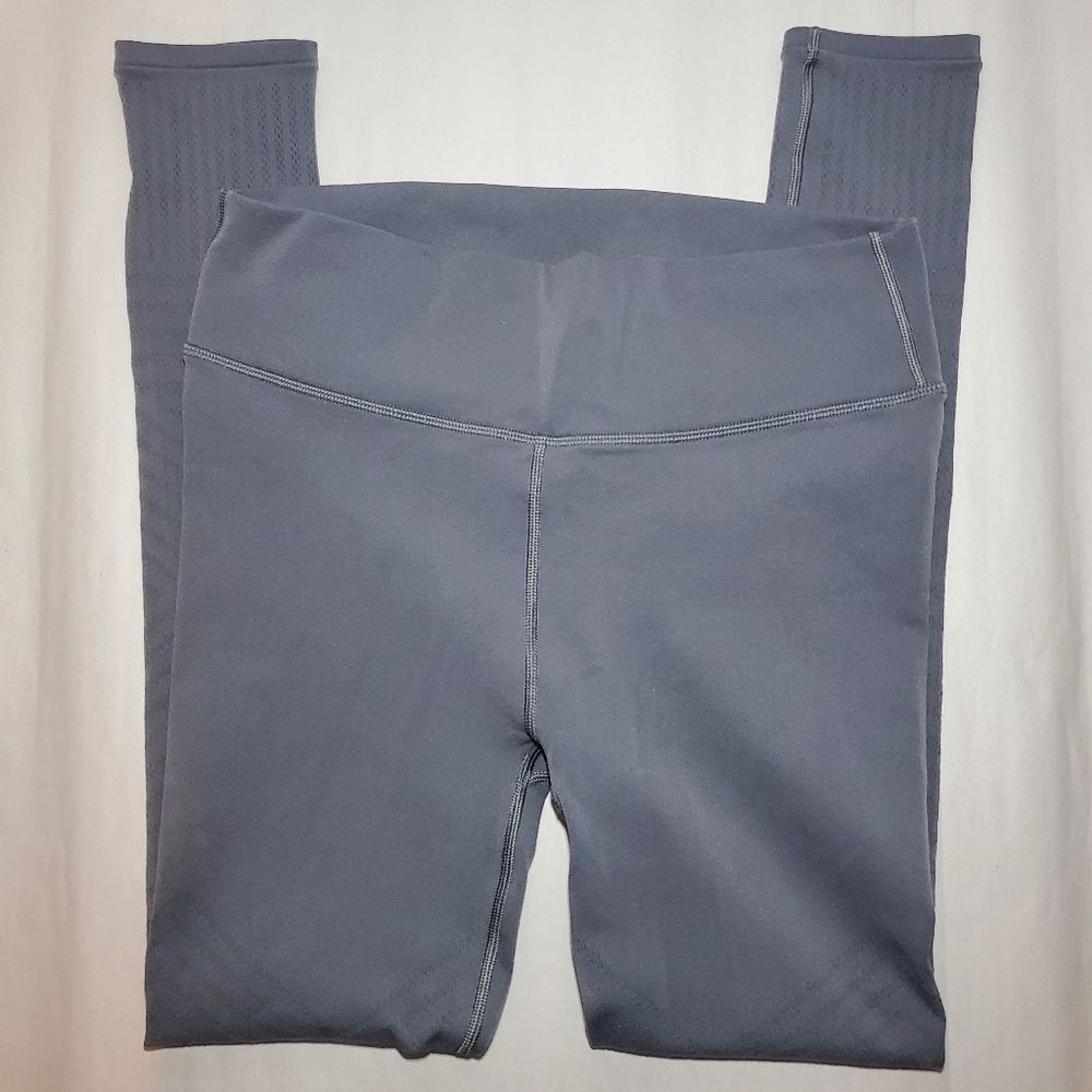 Lululemon Reveal Tight with Mesh Stripes Size 8